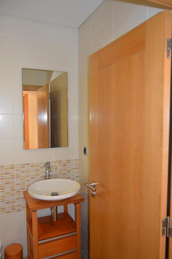 Apartamento Frente Ao Mar Com Piscina De Agua Salgada Quarteira Kültér fotó