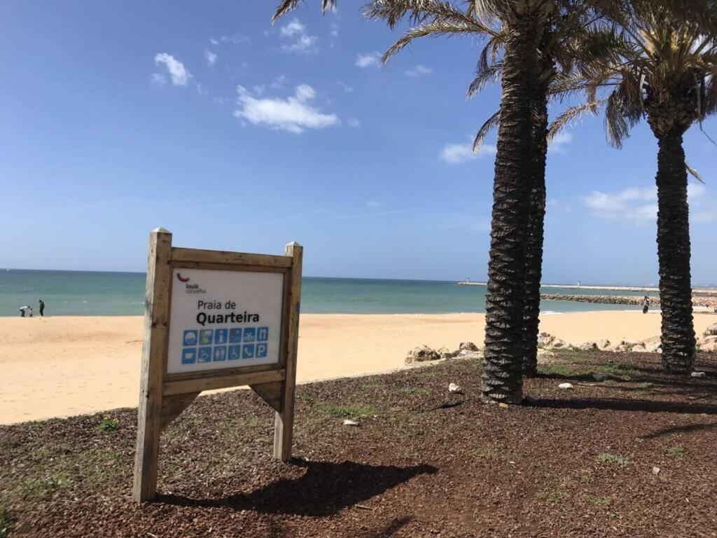 Apartamento Frente Ao Mar Com Piscina De Agua Salgada Quarteira Kültér fotó